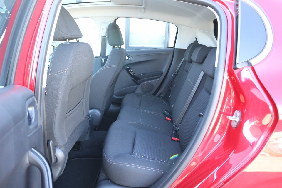 Peugeot 208 1,5 BlueHDi 100 Allure Sky 5d