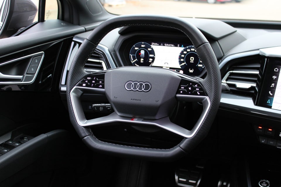 Audi Q4 e-tron 45 S-line 5d