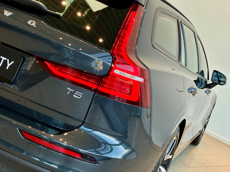 Volvo V60 2,0 T5 250 Momentum aut. 5d