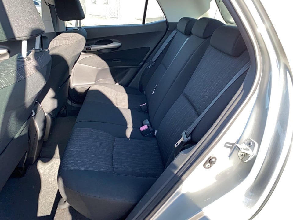 Toyota Auris 1,6 Terra 5d