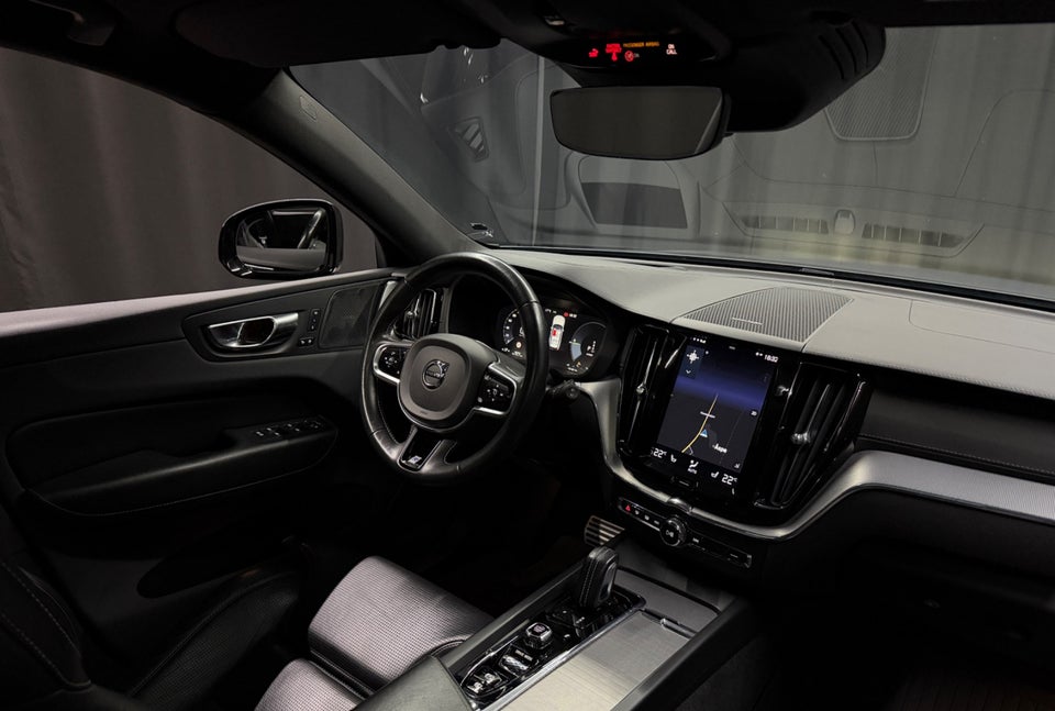 Volvo XC60 2,0 T8 ReCharge R-Design aut. AWD 5d