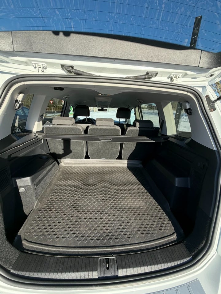 VW Touran 1,2 TSi 110 Comfortline 7prs 5d