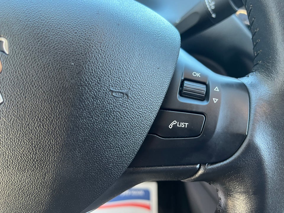 Peugeot 208 1,6 BlueHDi 100 Active 5d