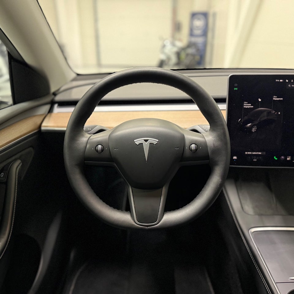 Tesla Model Y Long Range AWD 5d