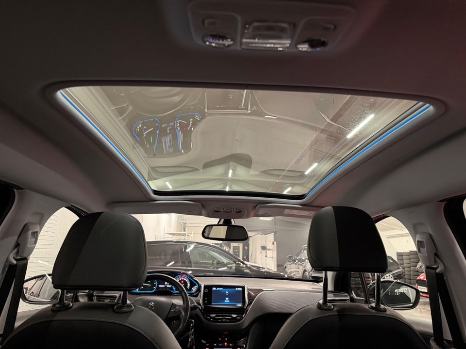 Peugeot 2008 1,5 BlueHDi 100 Allure Sky 5d