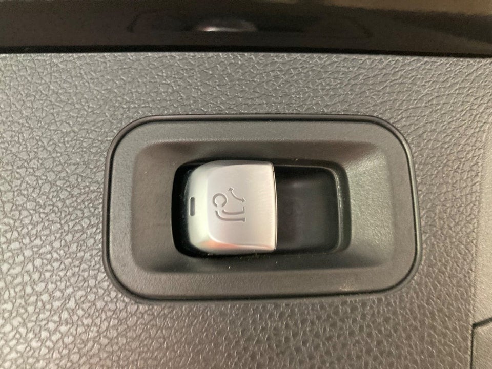 Mercedes E300 de 2,0 AMG Line stc. aut. 5d