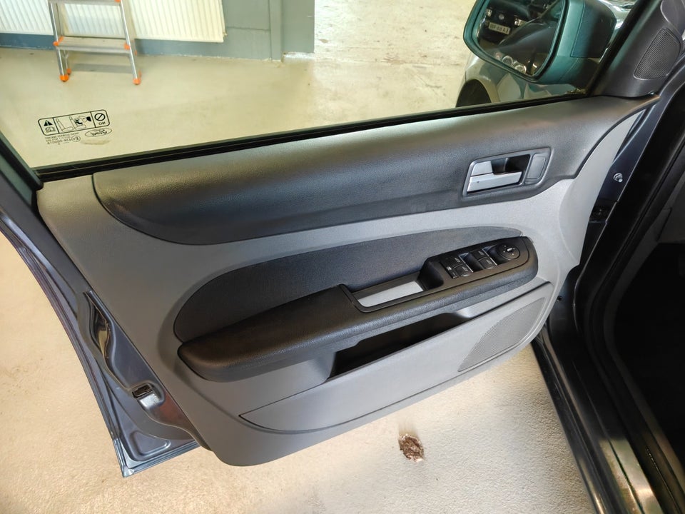 Ford Focus 1,6 TDCi 109 Trend stc. 5d