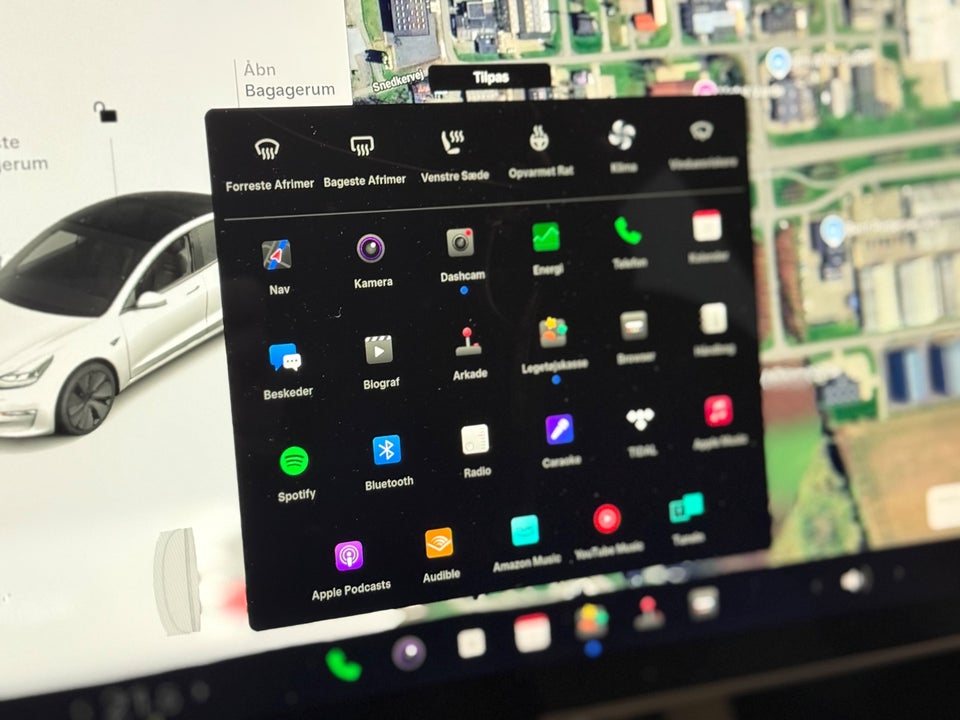 Tesla Model 3 Long Range AWD 4d