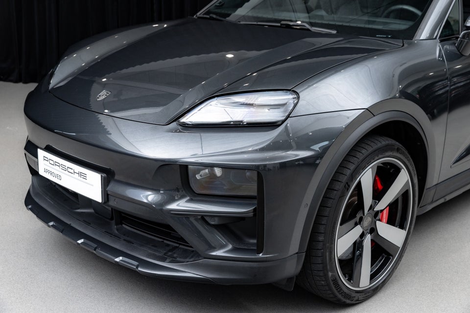 Porsche Macan Turbo 5d