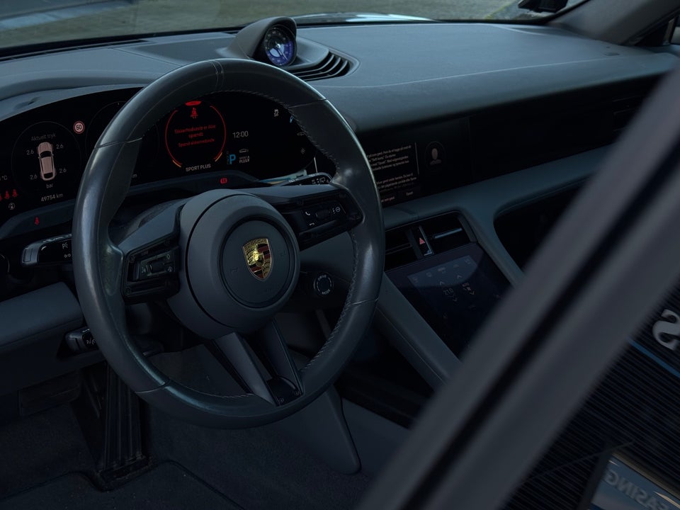 Porsche Taycan 4 Performance+ Cross Turismo 5d