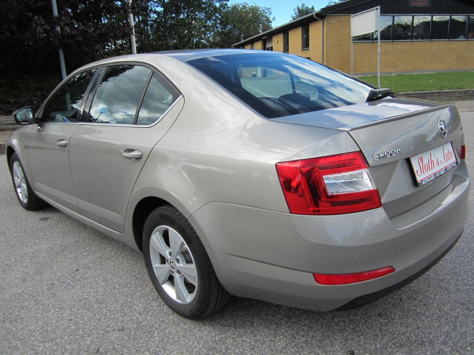 Skoda Octavia 1,8 TSi 180 Elegance DSG 5d