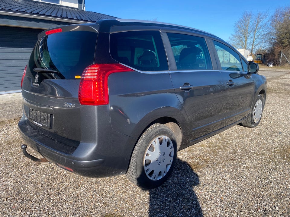 Peugeot 5008 1,6 BlueHDi 120 Style 7prs 5d