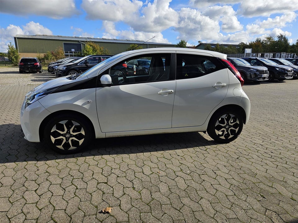 Toyota Aygo 1,0 VVT-i x-plore 5d