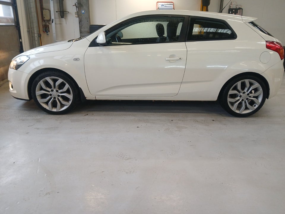 Kia Ceed 1,6 CRDi Sport 5d