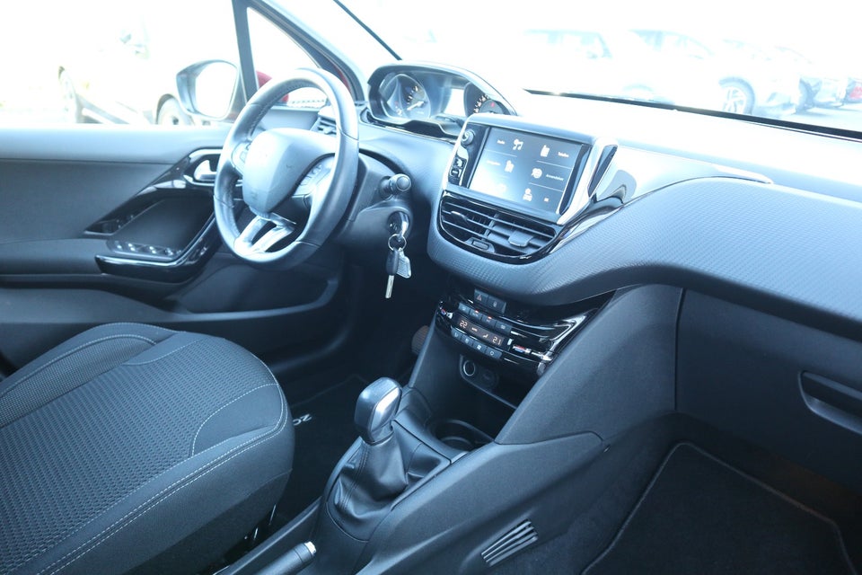 Peugeot 208 1,5 BlueHDi 100 Allure Sky 5d