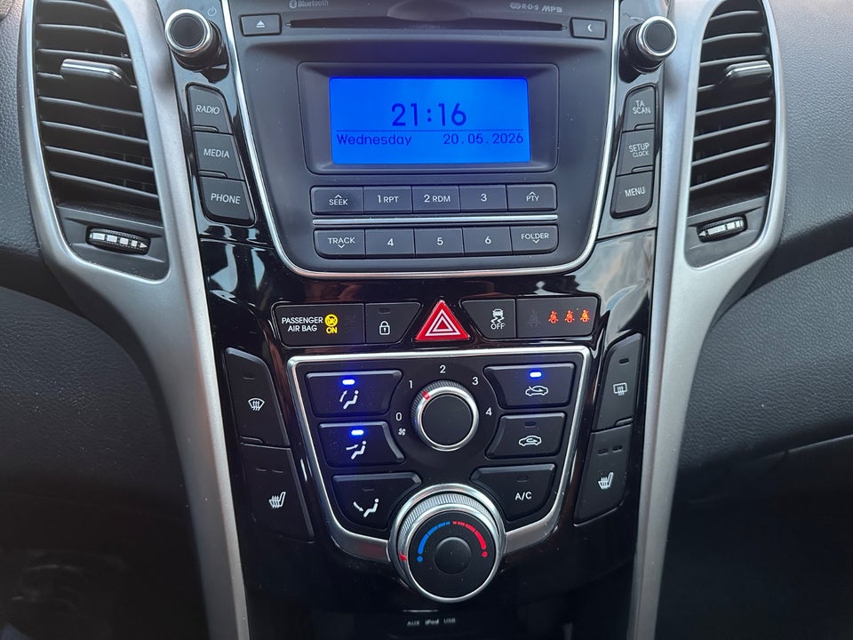 Hyundai i30 1,6 CRDi 110 Comfort CW Eco 5d