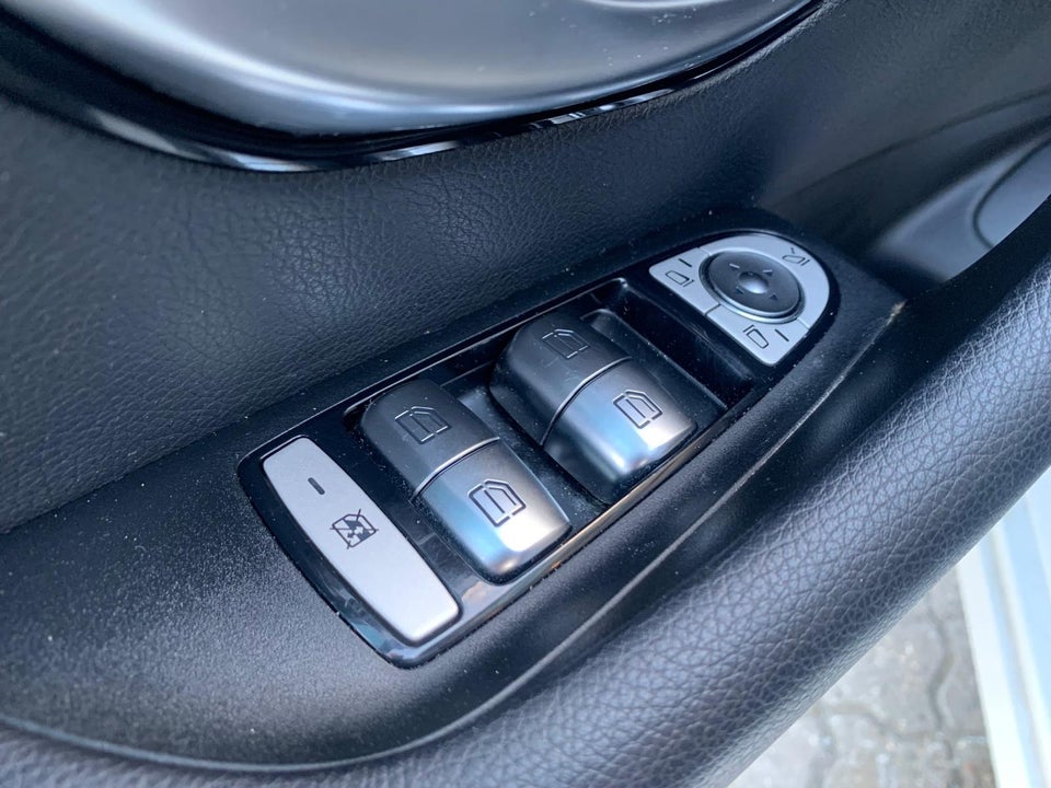 Mercedes E300 de 2,0 Avantgarde stc. aut. 5d