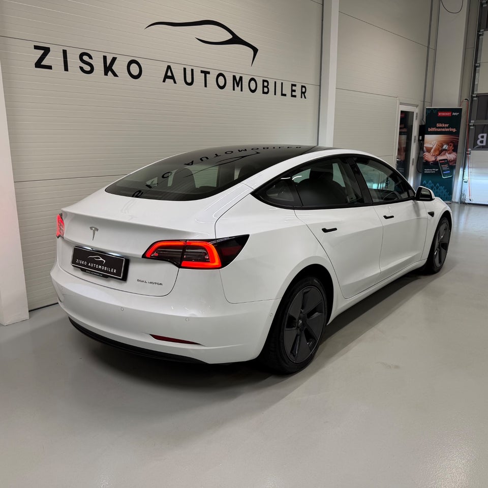 Tesla Model 3 Long Range AWD 4d