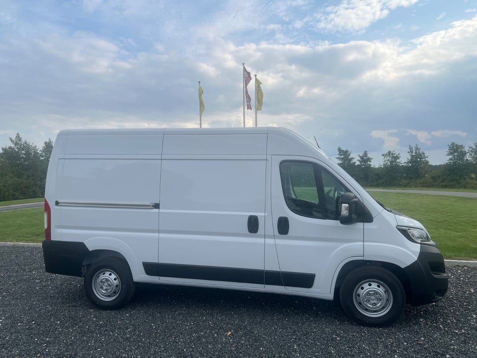 Peugeot Boxer 435 2,2 BlueHDi 165 L2H2 Premium