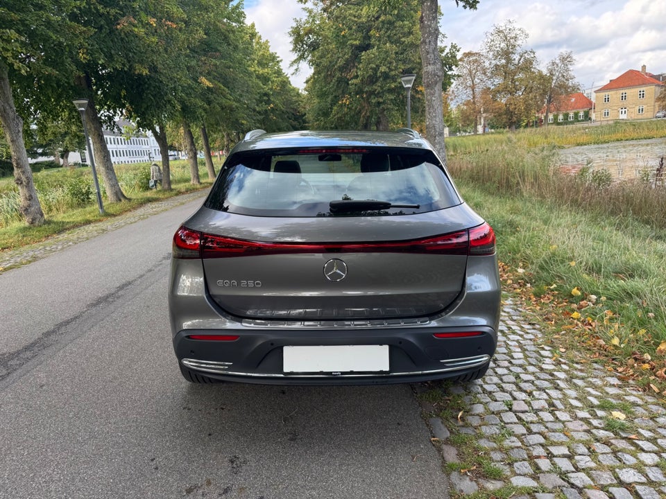 Mercedes EQA250 5d
