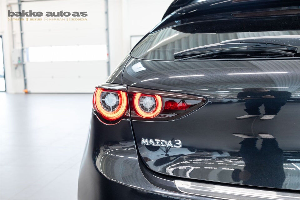 Mazda 3 2,0 e-SkyActiv-G 150 Cosmo Tech aut. 5d