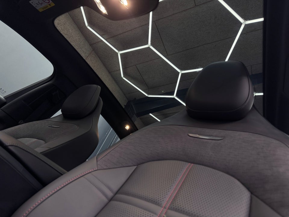 Hongqi EH7 111 Exclusive 4d