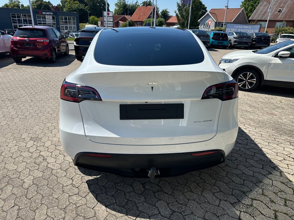 Tesla Model Y Long Range AWD 5d