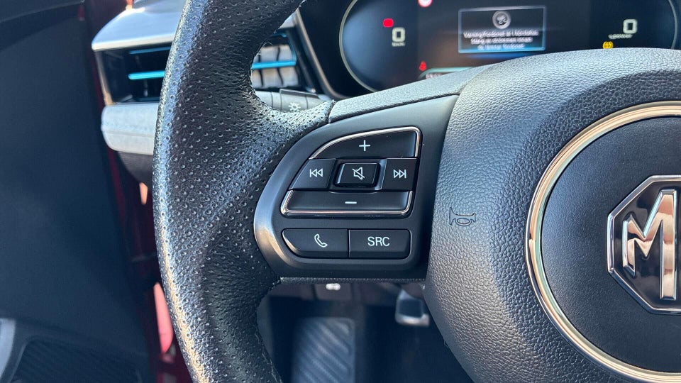 MG MG5 61 Luxury 5d