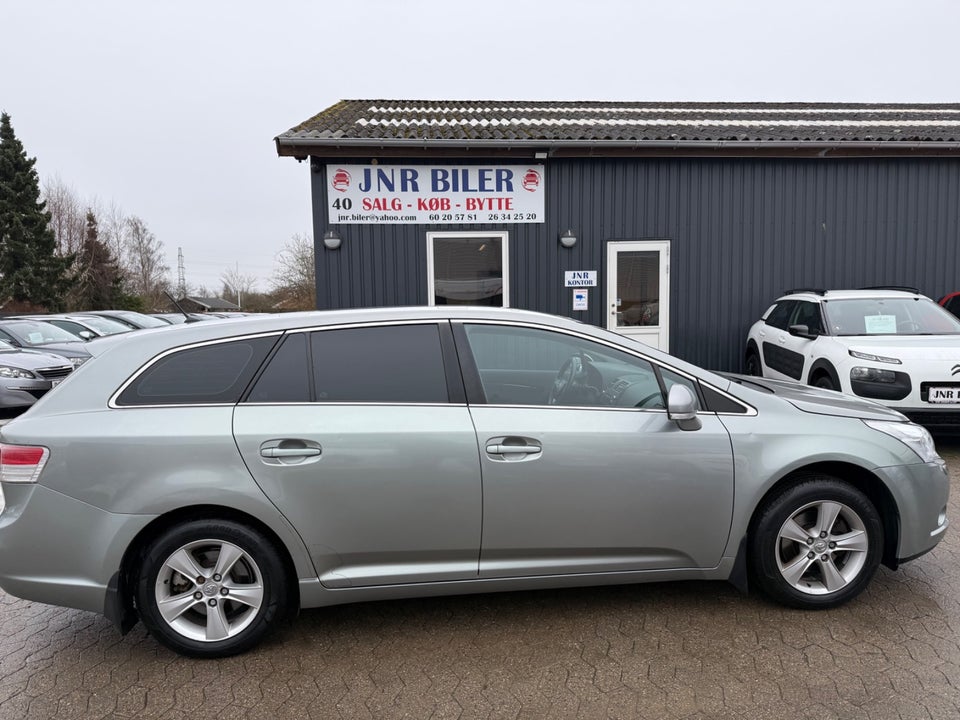 Toyota Avensis 1,6 VVT-i T2 stc. 5d