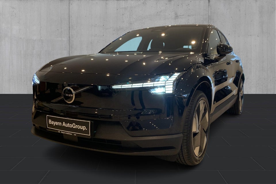 Volvo EX30 Extended Range Plus 5d