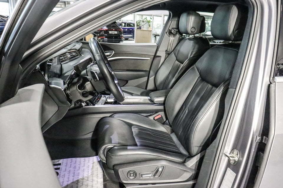 Audi e-tron 55 quattro 5d