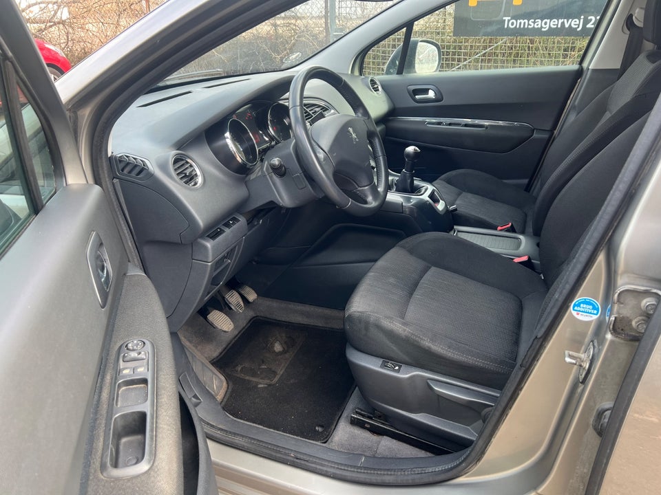 Peugeot 5008 1,6 VTi Premium 5d