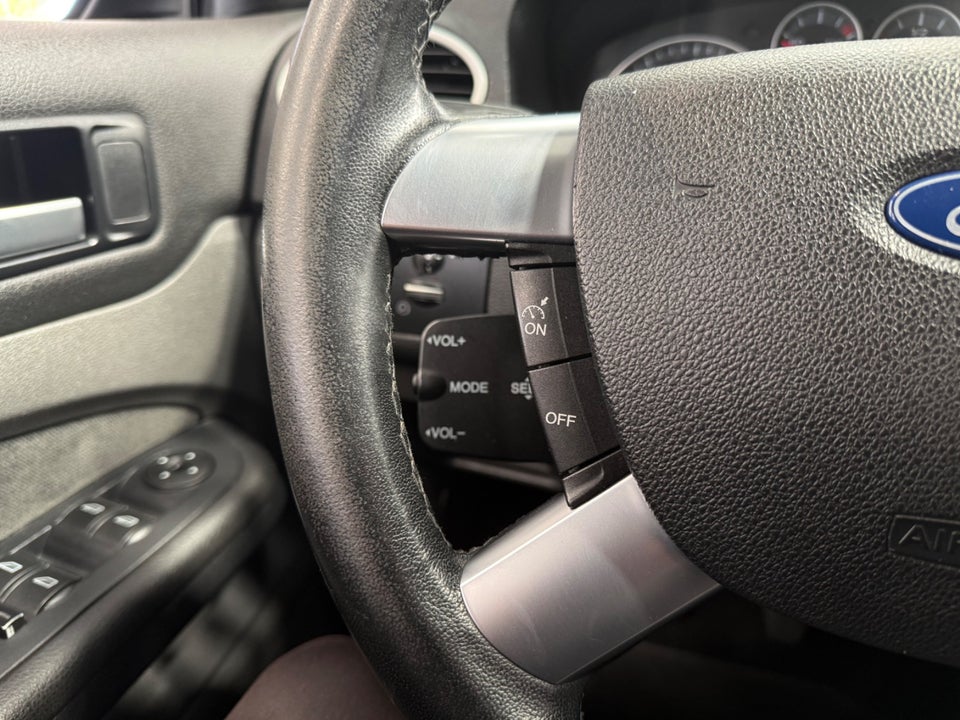 Ford Focus 1,6 Titanium 5d