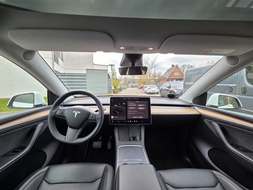 Tesla Model Y Long Range AWD 5d