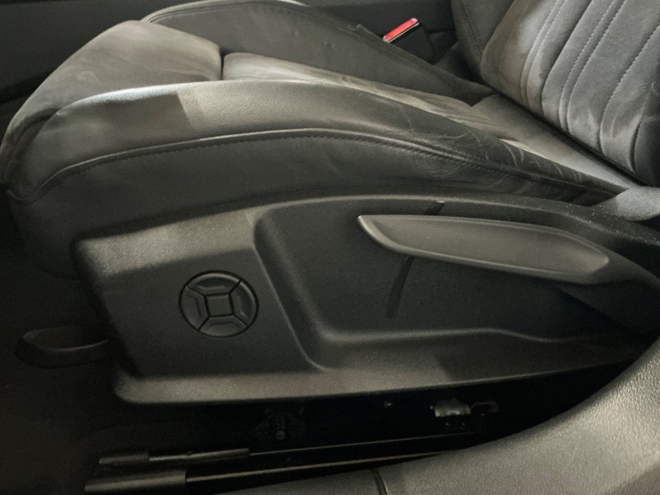 Audi A6 50 TFSi e Sport quattro S-tr. 4d