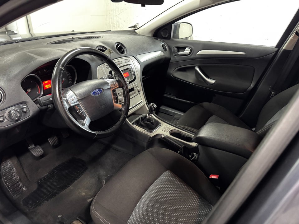 Ford Mondeo 2,0 TDCi 115 Ambiente stc. 5d