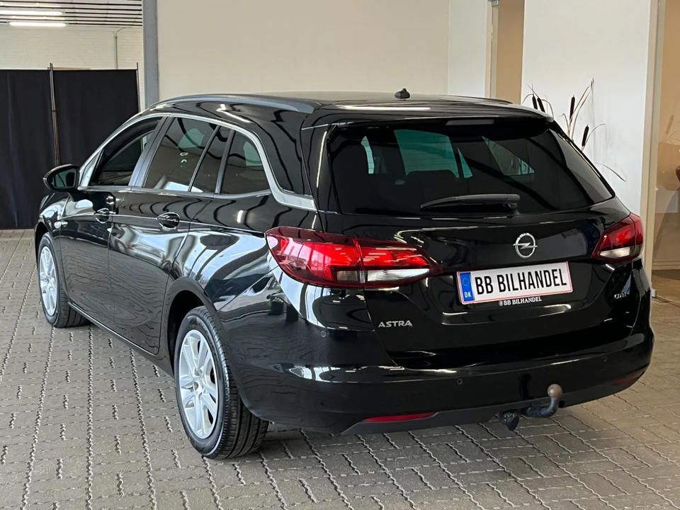 Opel Astra 1,6 CDTi 136 Enjoy Sports Tourer 5d