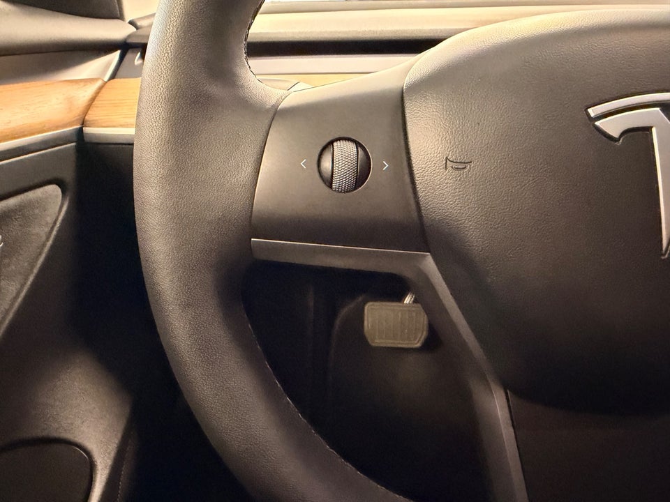 Tesla Model 3 Standard Range+ RWD 4d