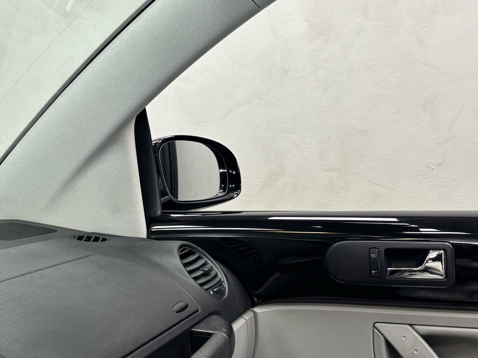 VW New Beetle 2,0 Cabriolet aut. 2d