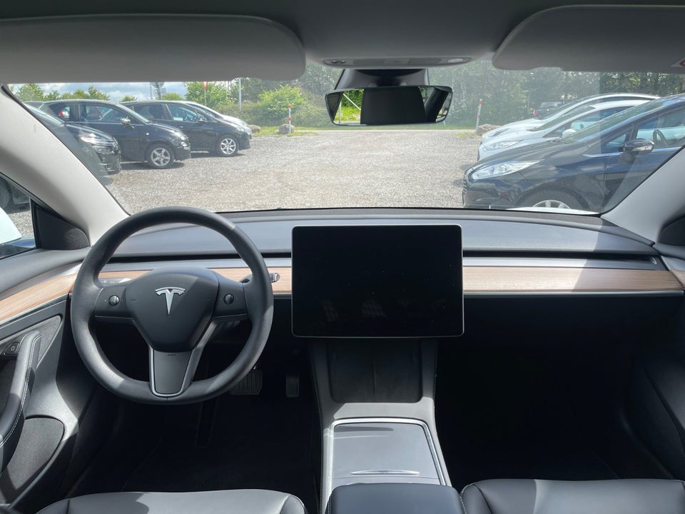 Tesla Model 3 RWD 4d