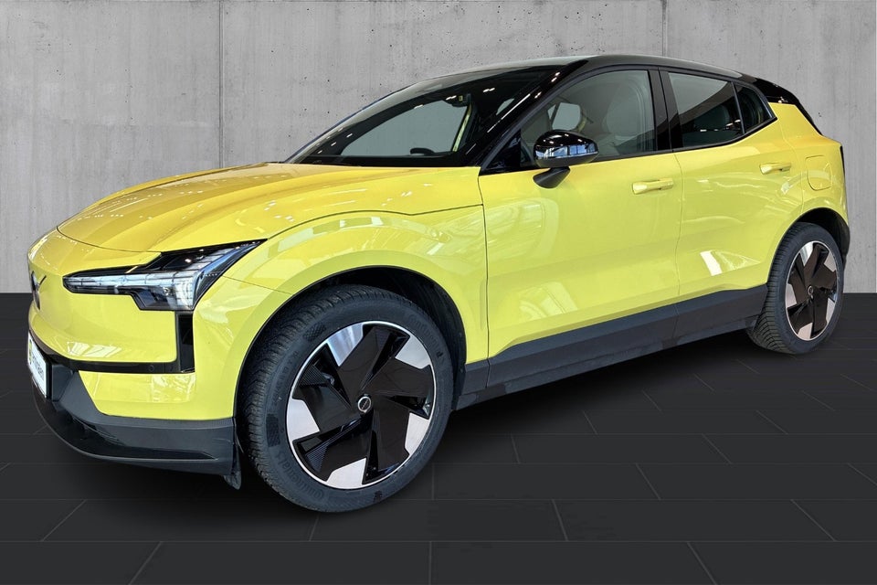 Volvo EX30 Extended Range Plus 5d