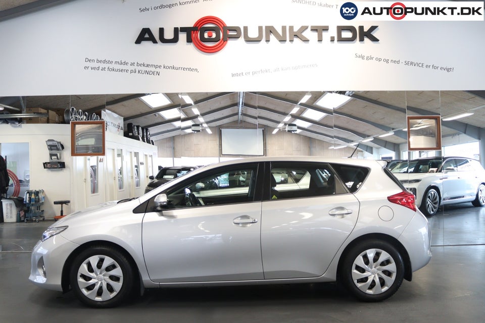 Toyota Auris 1,4 D-4D T2 5d