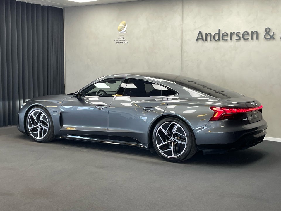 Audi e-tron GT quattro 4d