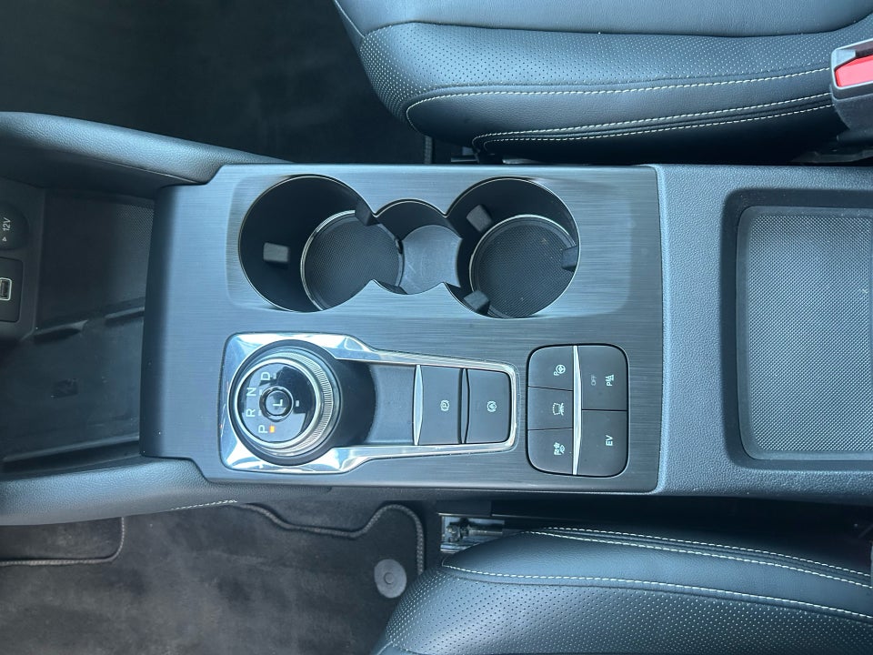 Ford Kuga 2,5 PHEV Vignale CVT 5d