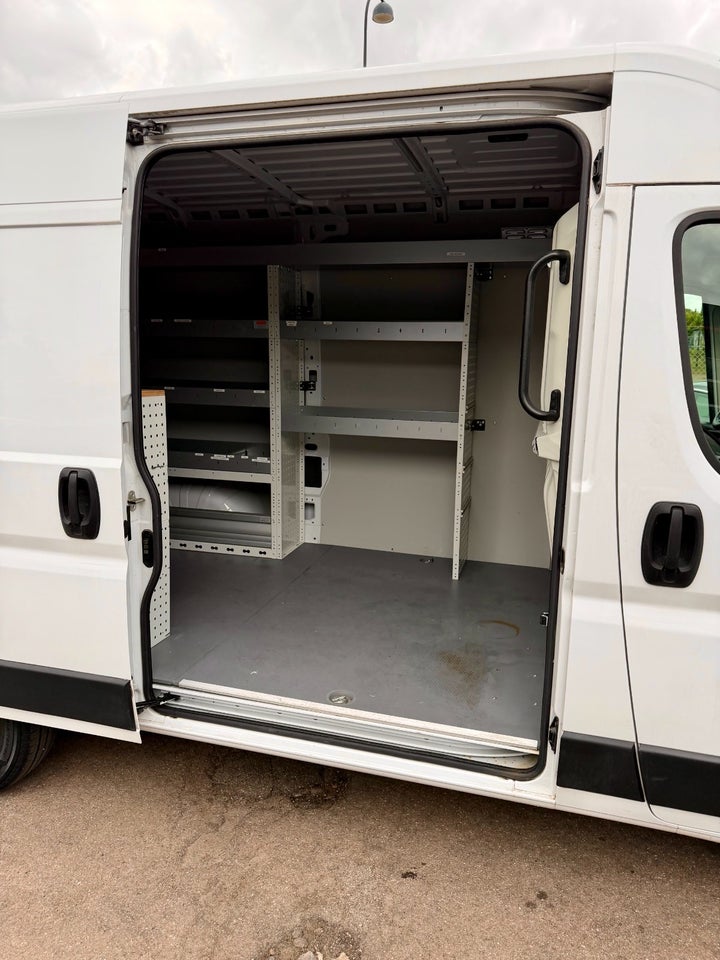 Peugeot e-Boxer 435 37 L2H2 Premium Van