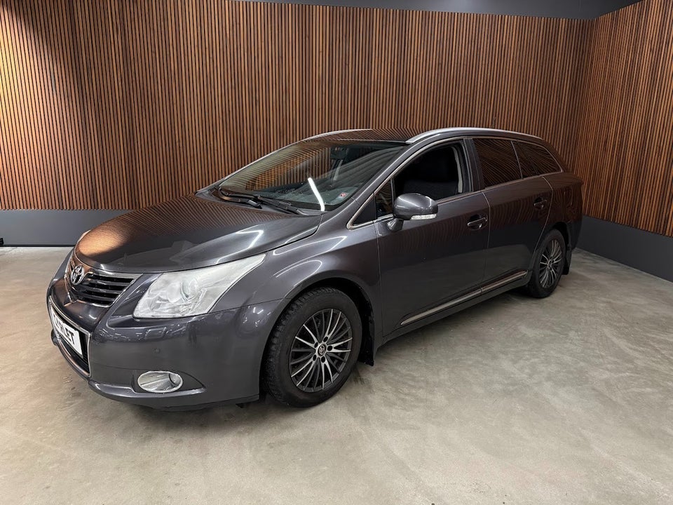 Toyota Avensis 2,0 D-4D TX stc. 5d