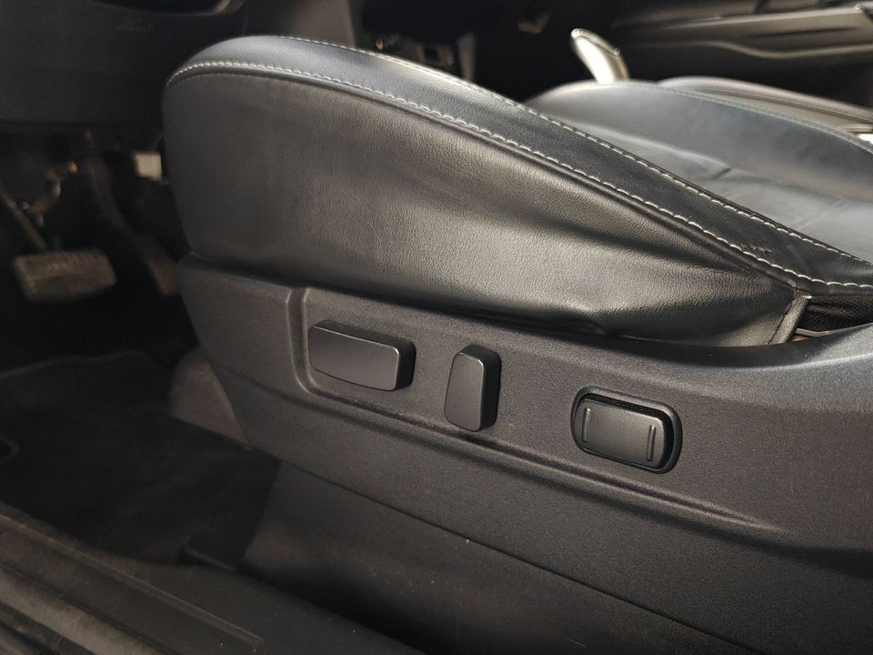 Mitsubishi Outlander 2,4 PHEV Limited CVT 4WD 5d