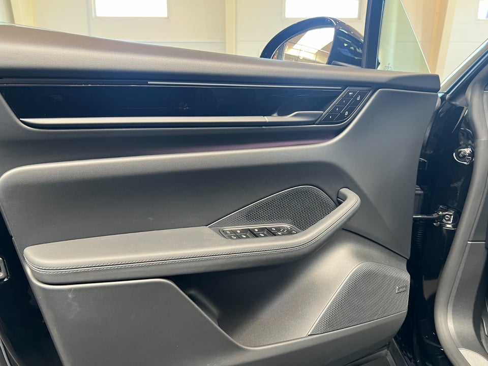Porsche Macan 5d