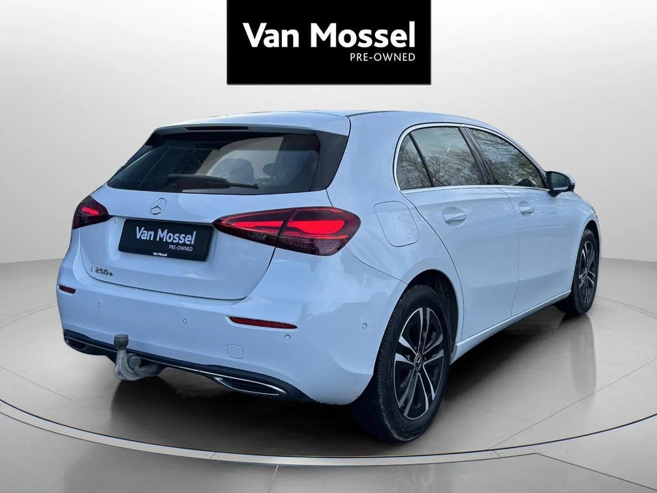 Mercedes A250 e 1,3 Progressive Line aut. 4d