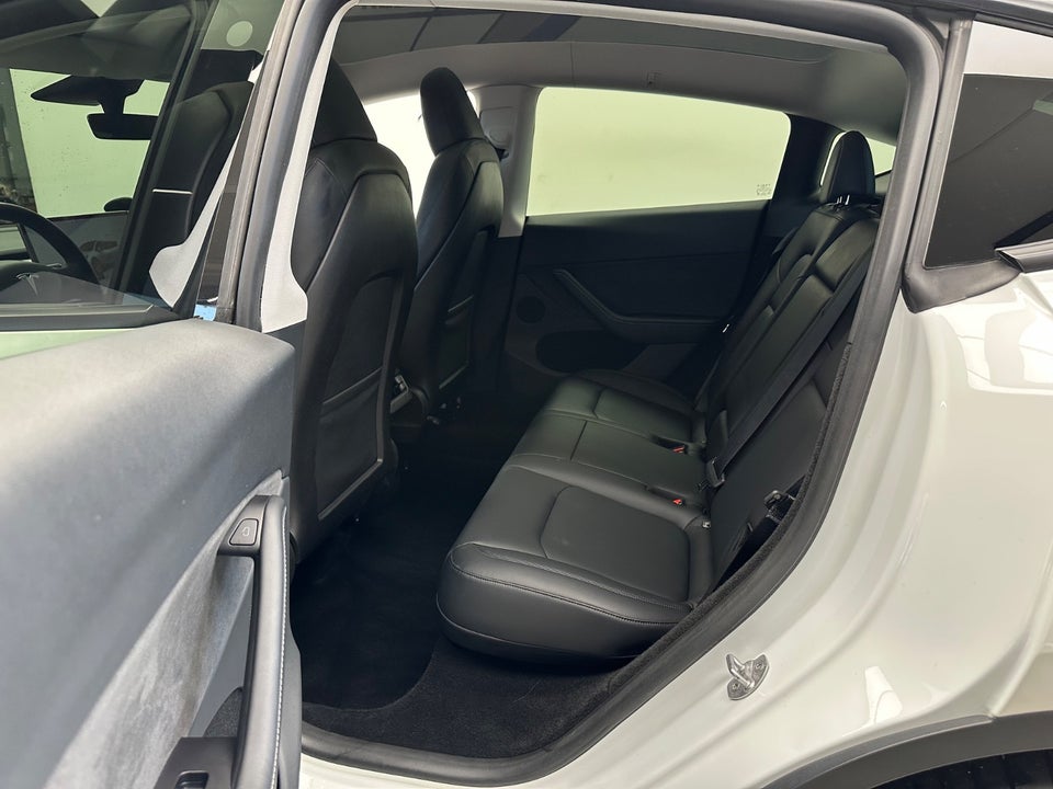 Tesla Model Y RWD 5d